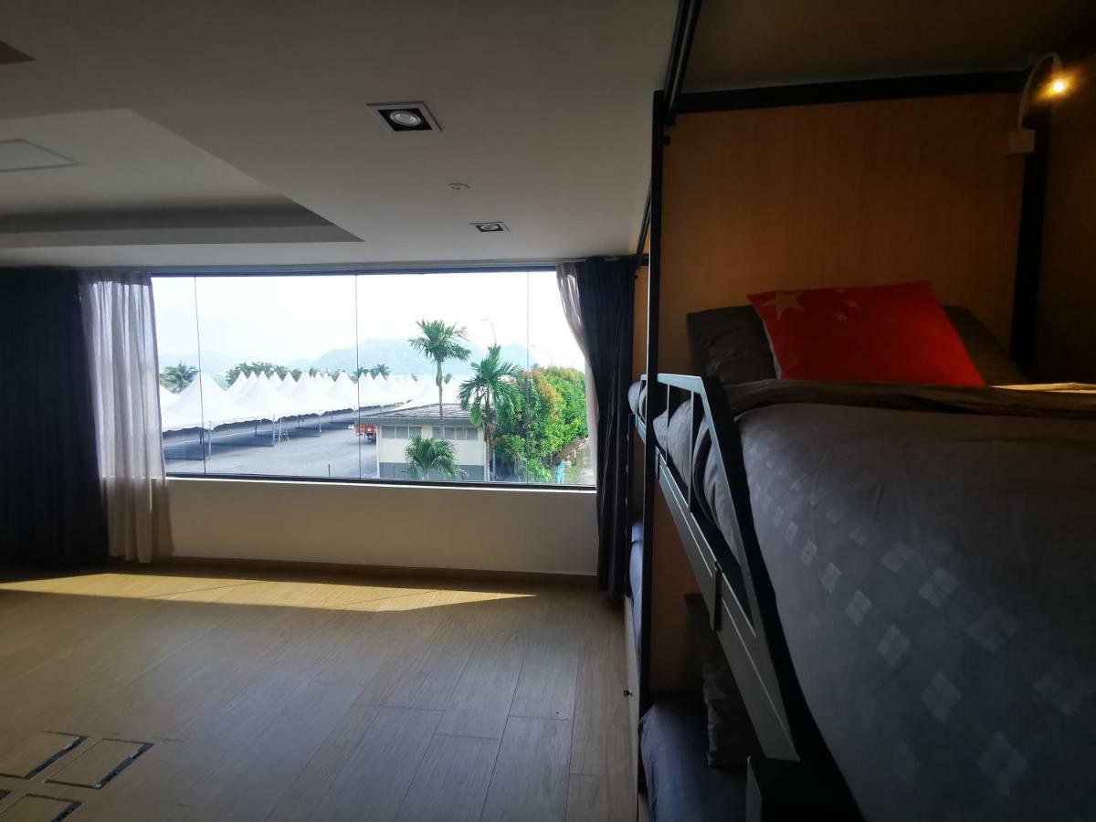 เชลล์ เอาต์ คลับ สวีท Hotel กัวห์ ภายนอก รูปภาพ